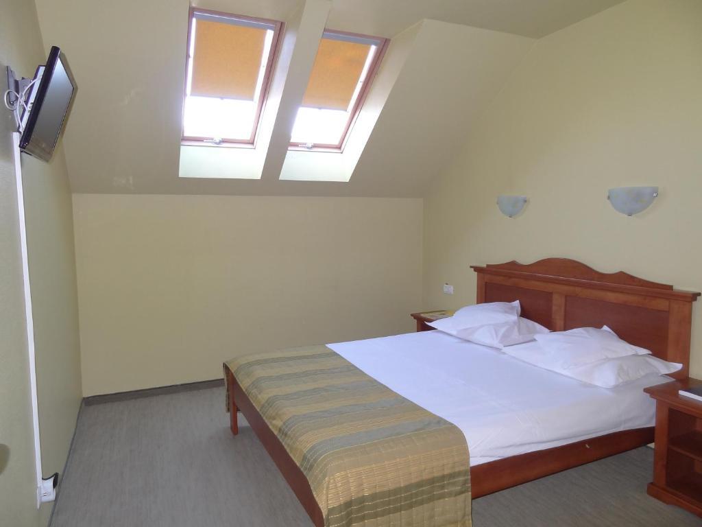 Hotel Lucy Star Cluj-Napoca Room photo