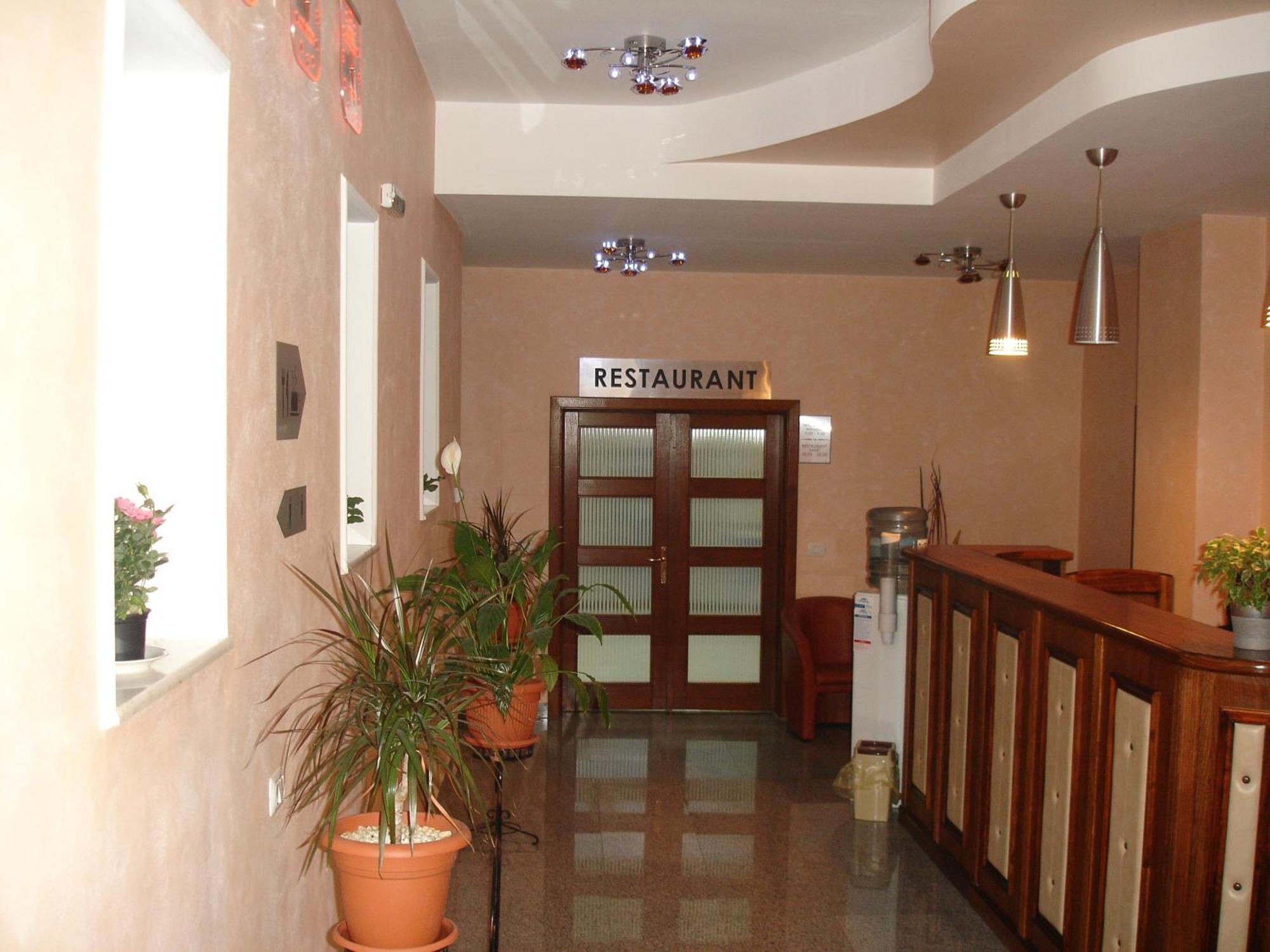 Hotel Lucy Star Cluj-Napoca Exterior photo